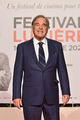 <span style='display:inline-block; background-color:#DF071E; width: 100%;padding:5px;'>Oliver Stone</span>