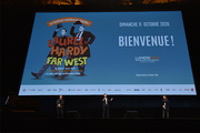 <span style='display:inline-block; background-color:#DF071E; width: 100%;padding:5px;'>Séance Famille - Laurel et Hardy</span>