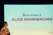 <span style='display:inline-block; background-color:#DF071E; width: 100%;padding:5px;'>Rencontre avec Alice Rohrwacher</span>