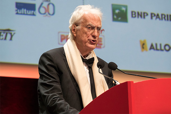 <span style='display:inline-block; background-color:#DF071E; width: 100%;padding:5px;'>Bertrand Tavernier</span>