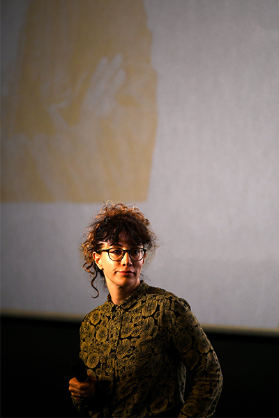 <span style='display:inline-block; background-color:#DF071E; width: 100%;padding:5px;'>Simone Appleby</span>